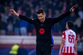 欧冠倒计时，巴塞罗那冲刺阶段绝杀压哨，细节引发关注，球迷炸锅，轮换策略成焦点的简单介绍