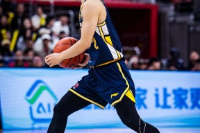 关于转会期广厦男篮备战意大利杯；复出首秀细节曝光；目标明确；临场指挥获称赞的信息