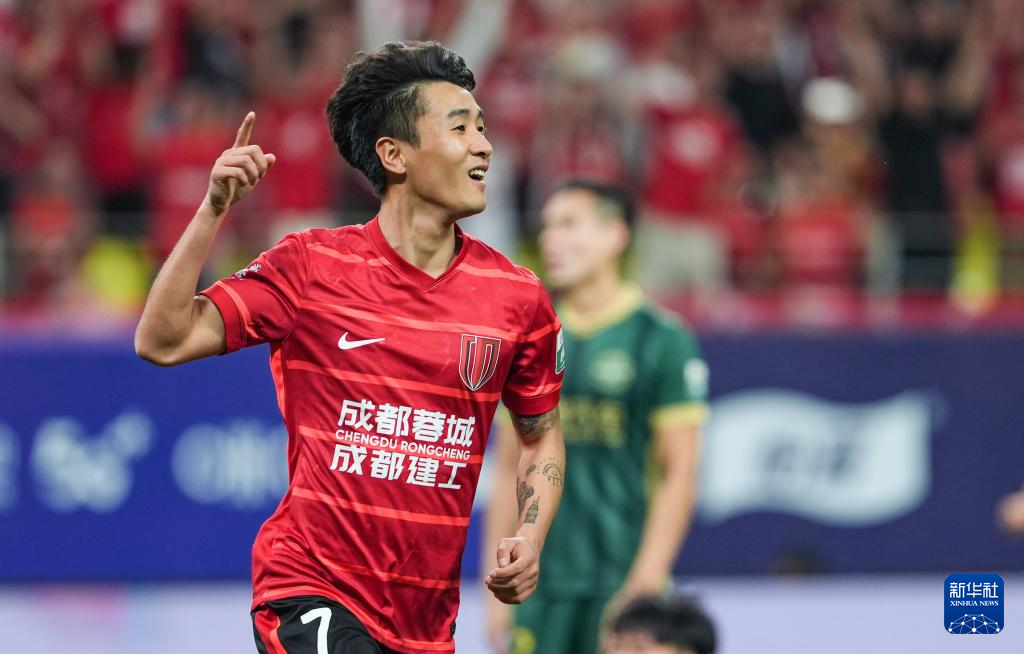 包含清晨成都蓉城回应争议：足总杯节点到来，震撼外界，球队文化再被提及的词条