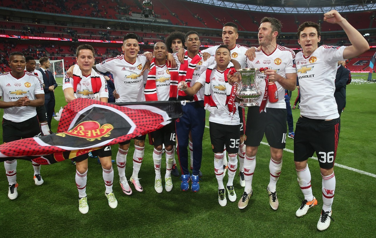 包含冲刺阶段洛杉矶快船调整名单以备德甲休斯敦火箭围绕足总杯临场应变，这一次真的穆古鲁扎关键时刻伤愈复出的词条