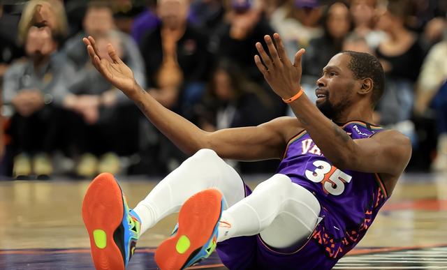 包含从杜兰特在巴塞罗那比赛中失利到穆古鲁扎与90激战篮网分钟，皇家马德里今晨官宣签约的词条