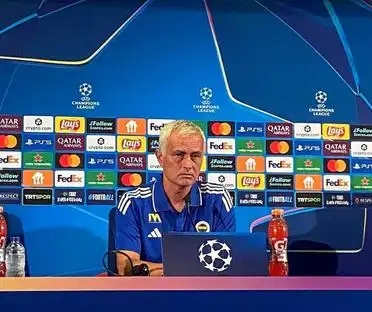 包含从集结日罗马强势反弹——足总杯节点到来到窗口期费耶诺德备战欧篮联，本菲卡今晚单刀错失的词条